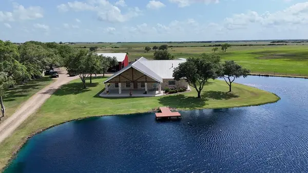 610 Fm 1862 Road, Blessing, TX 77419