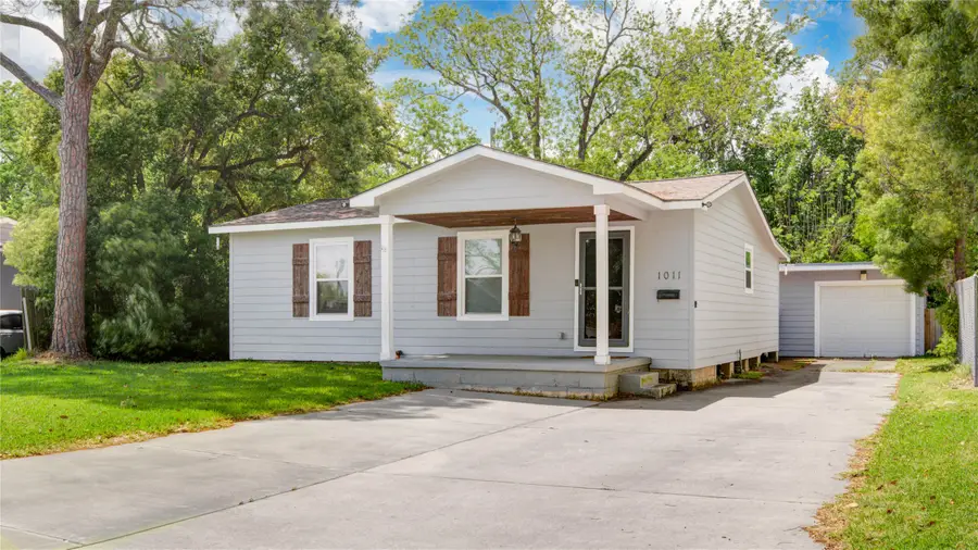 1011 11th Street N, Texas City, TX 77590 - #2