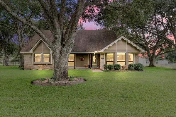 3503 Quail Circle, Sealy, TX 77474
