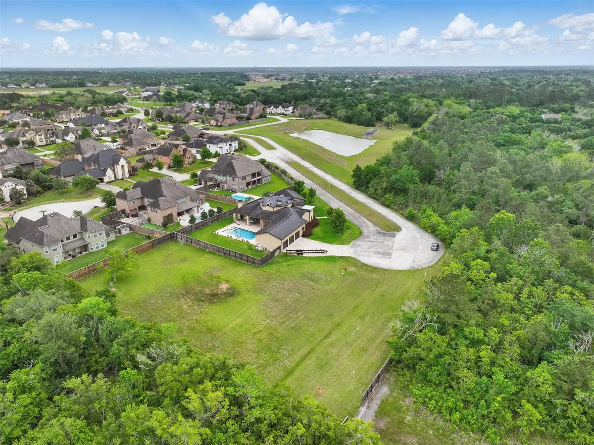 2082 Wilderness Trail, Friendswood, TX 77546 - Image #1