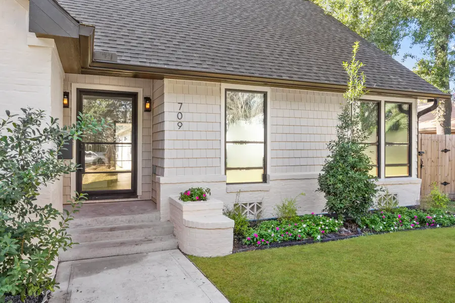709 W 39th Street, Houston, TX 77018 - Image #2