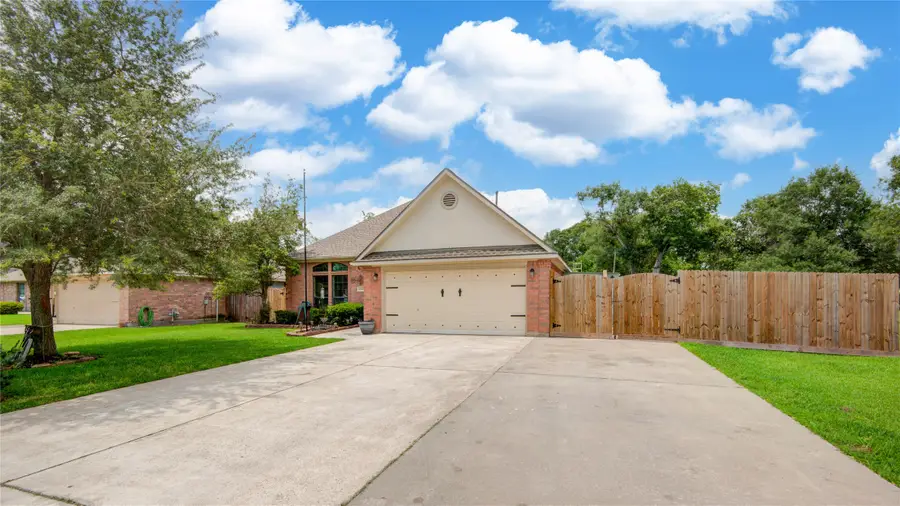 1000 Cardinal Drive, Richwood, TX 77566 - #2