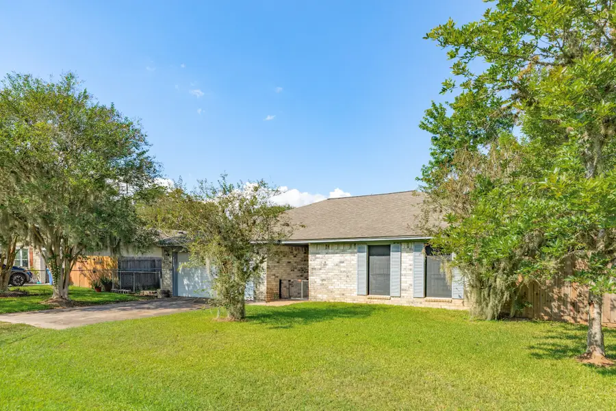 526 Tall Timber Drive, West Columbia, TX 77486 - Image #3