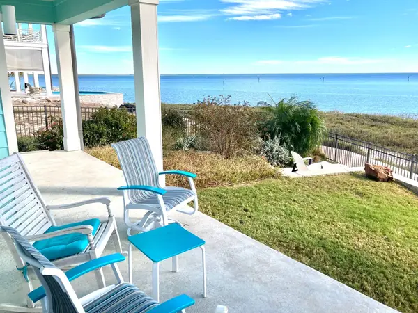 276 Reserve Lane, Rockport, TX 78382