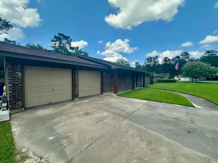 207 Lucky Drive, Silsbee, TX 77656 - Image #2