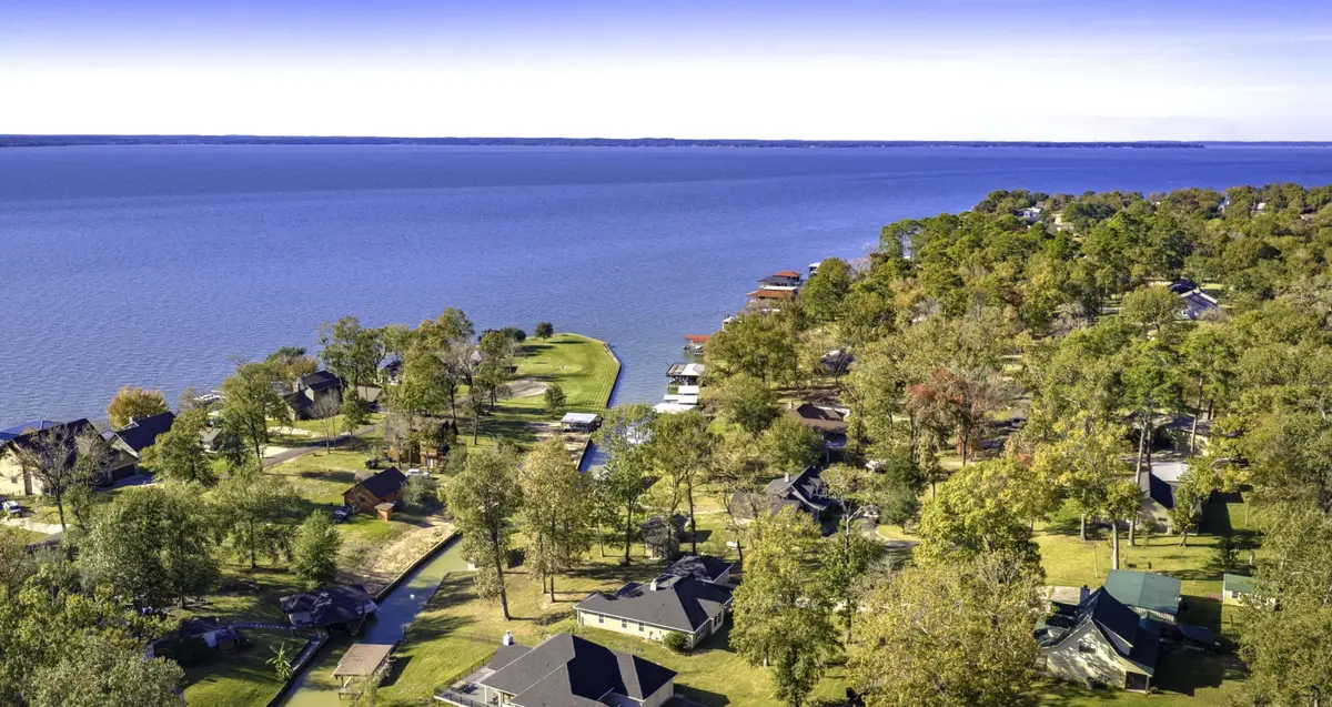 411 Resort Dr, Livingston, TX 77351 - Image #1