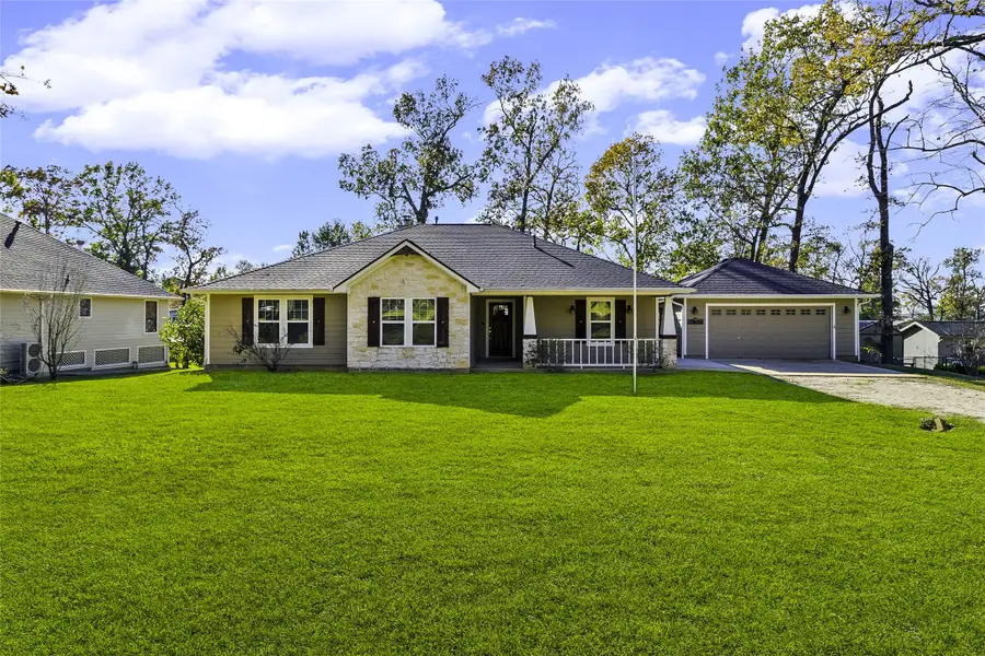 411 Resort Dr, Livingston, TX 77351 - Image #2