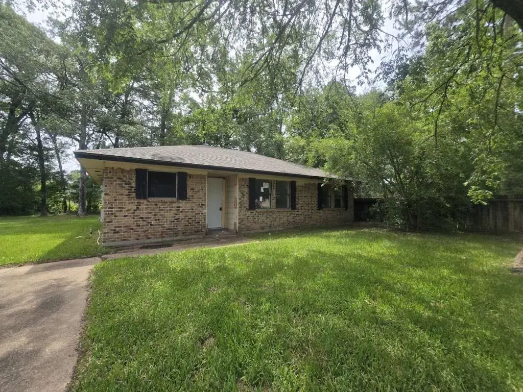 613 Shell Avenue, Cleveland, TX 77327 - Image #1