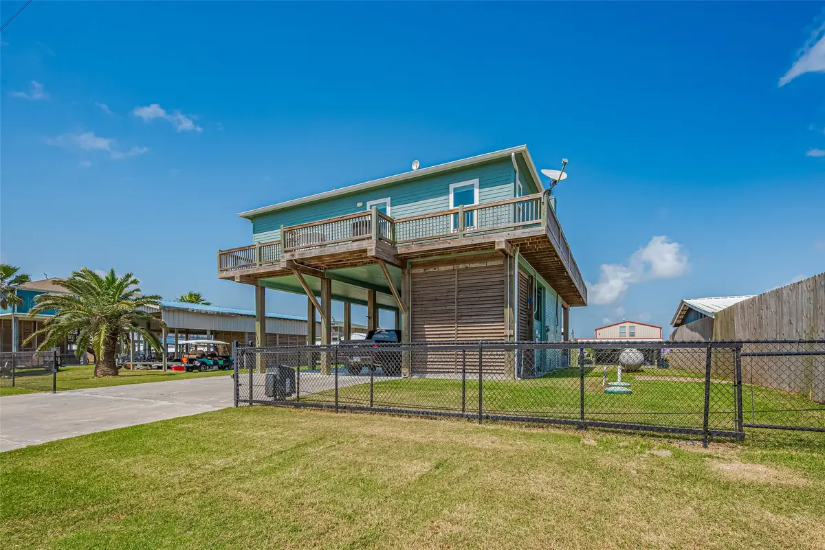 1126 Island Boulevard, Crystal Beach, TX 77650 - Image #1