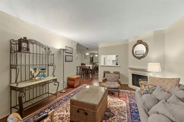 4643 Wild Indigo Street #416, Houston, TX 77027