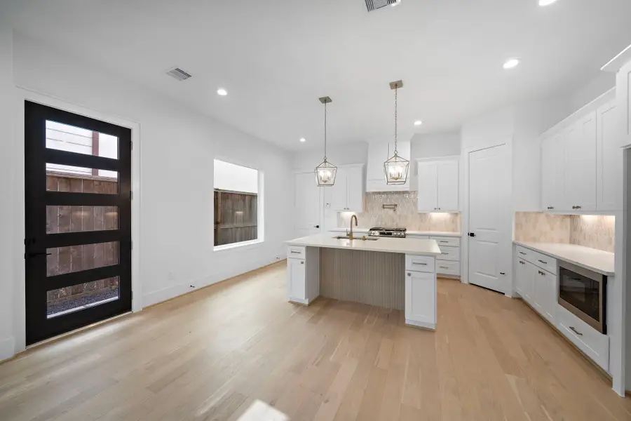 310 E 28th St, Houston, TX 77008 - #3