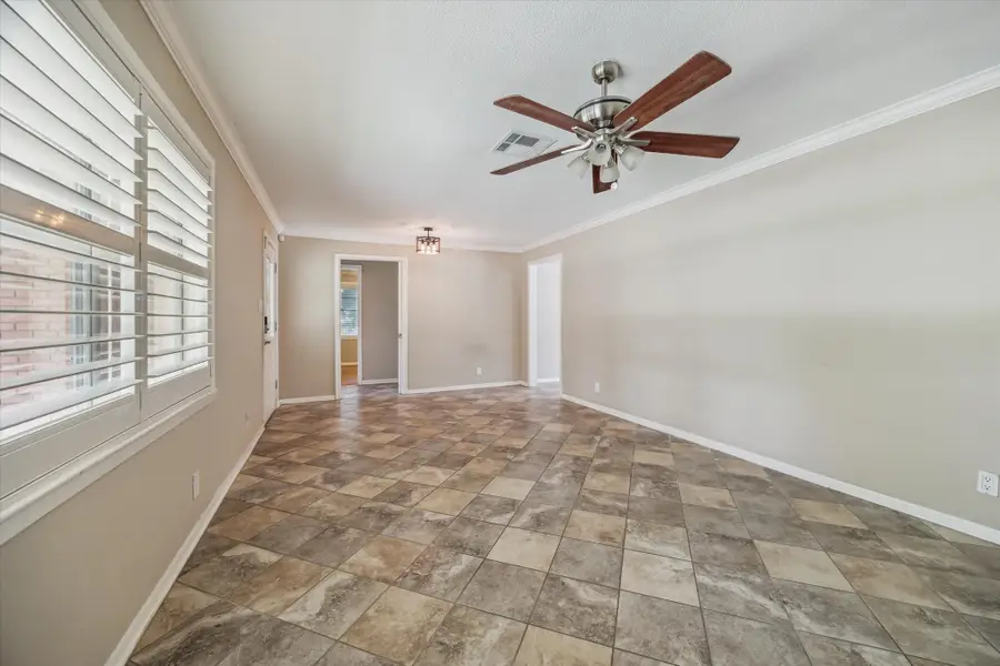 1905 17th Avenue N, Texas City, TX 77590 - Image #2