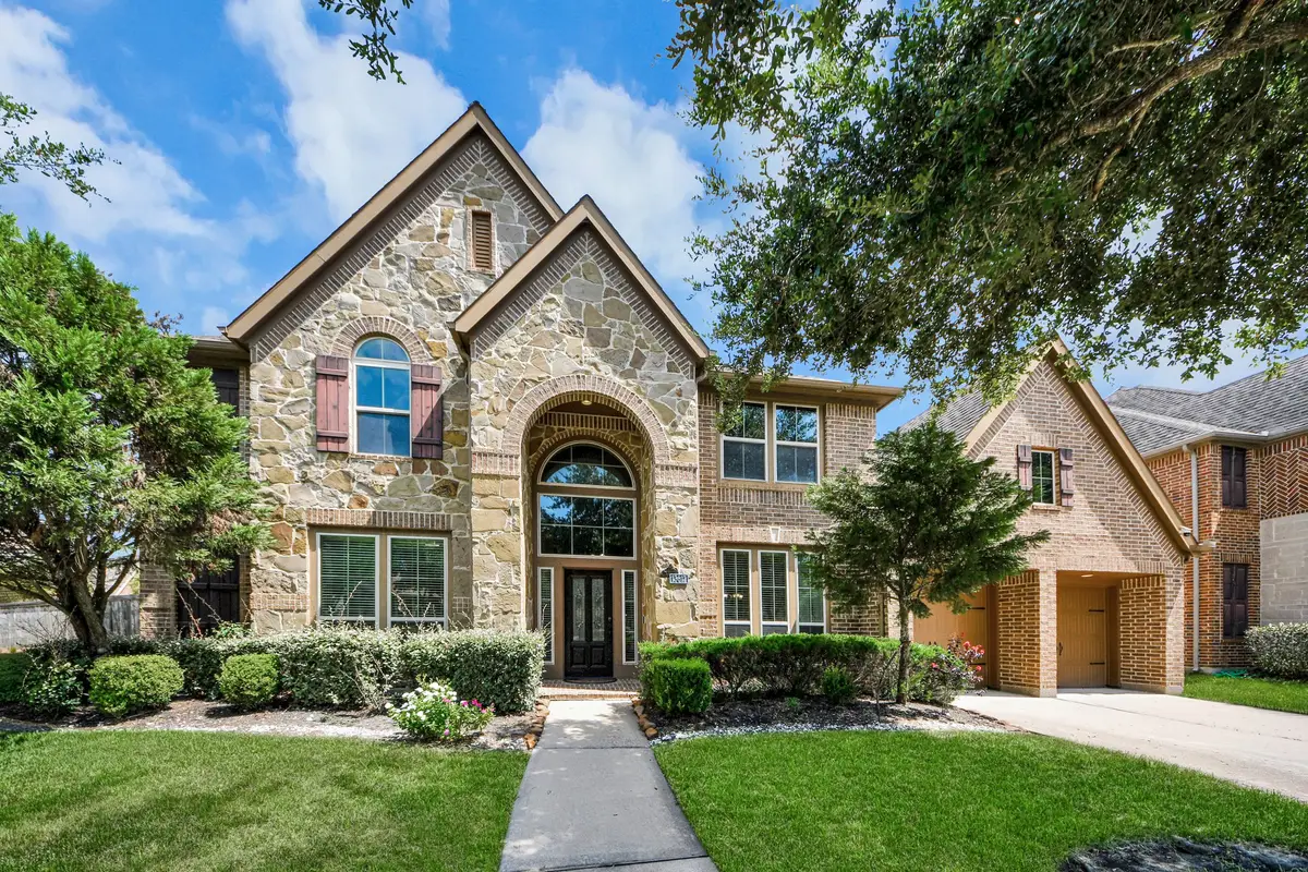13617 Fountain Mist Drive, Pearland, TX 77584 - #1