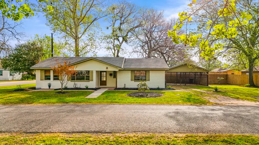 703 Austin Street, Columbus, TX 78934 - #2