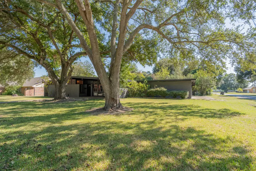 3900 Aggie Drive, Bay City, TX 77414 - #2