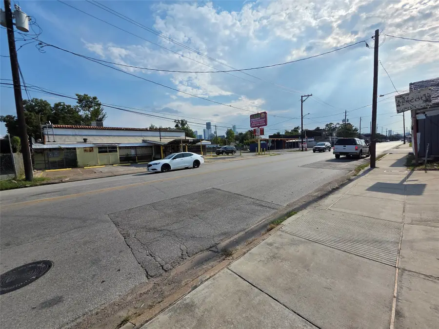 1005 Hogan Street, Houston, TX 77009 - Image #3