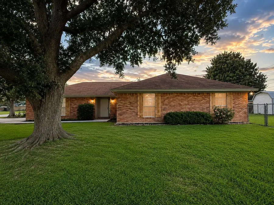 1312 Travis Street, Nederland, TX 77627 - #2