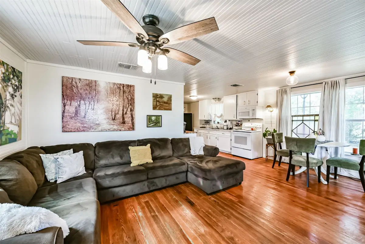 1628 Us Highway 90a West W, Hallettsville, TX 77964 - #1