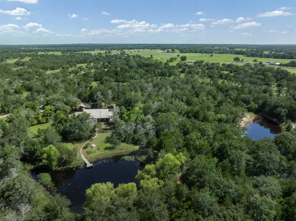 11201 Wildlife Circle, Carmine, TX 78932