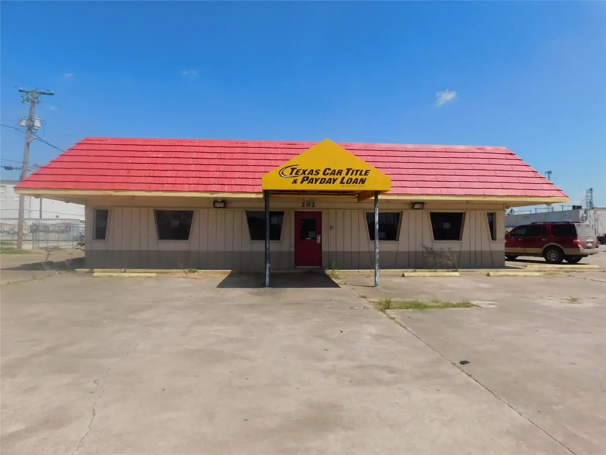 202 N Mechanic Street, El Campo, TX 77437 - Image #1