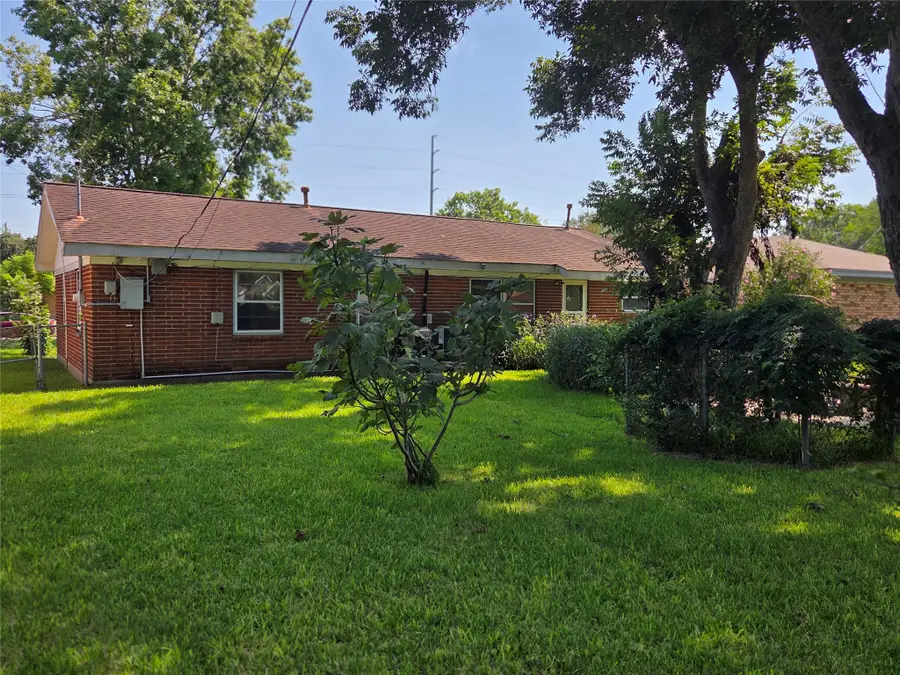 322 Elaine Street, La Marque, TX 77568 - Image #2