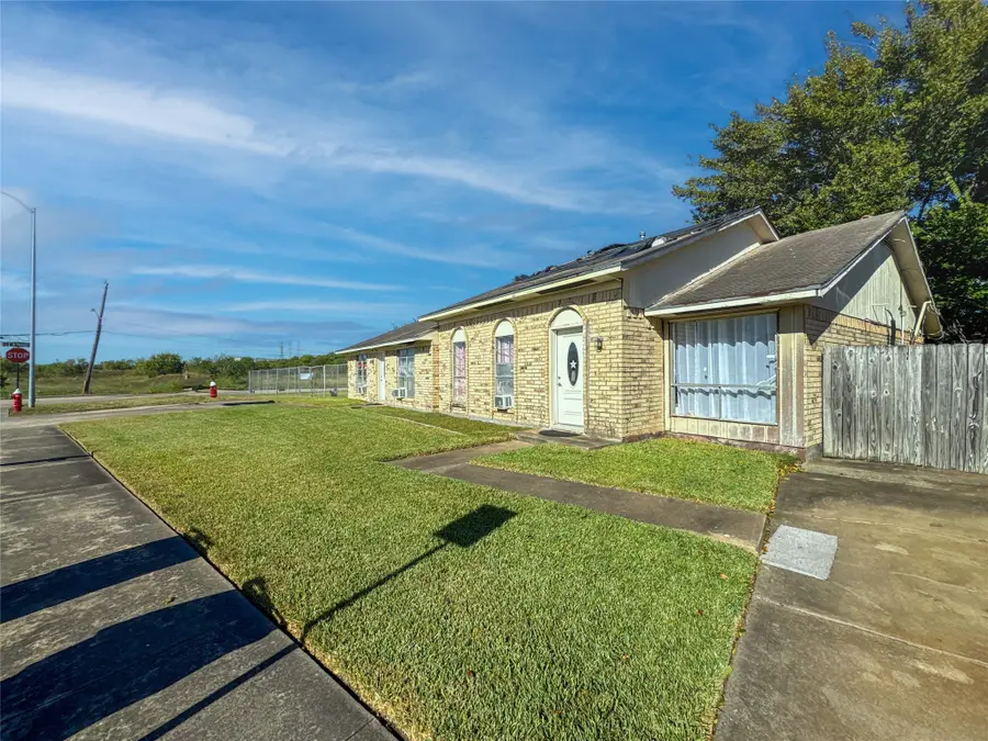 616 Travis Street, Webster, TX 77598 - Image #3