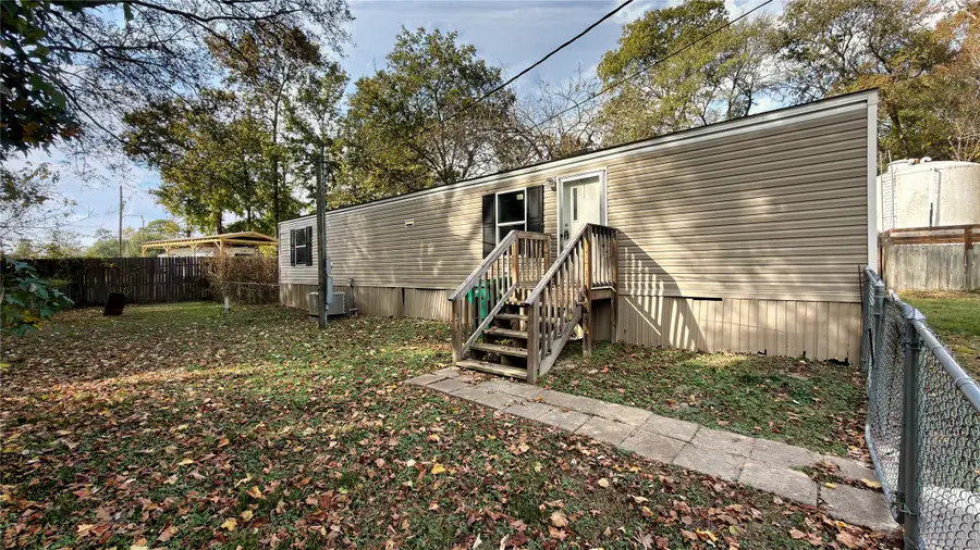 15211 Paradise Cove Drive, Willis, TX 77318 - Image #2