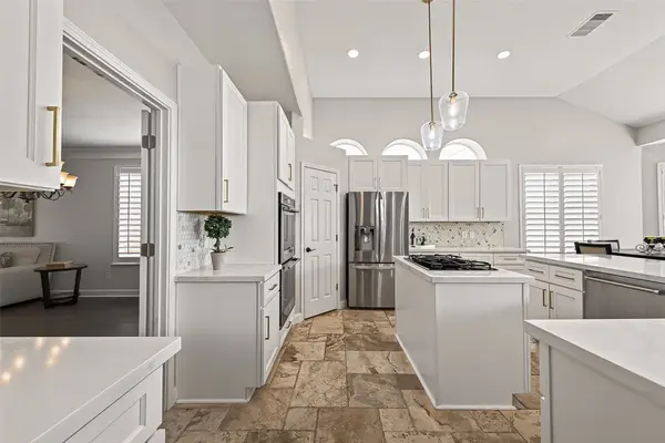 827 Annies Way, Sugar Land, TX 77479