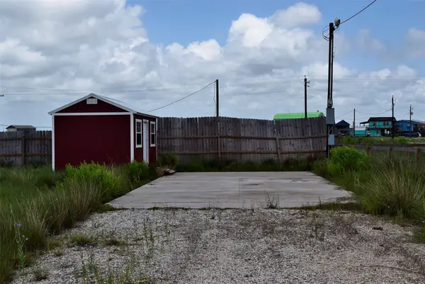 1206 Bluewater Street, Sargent, TX 77414