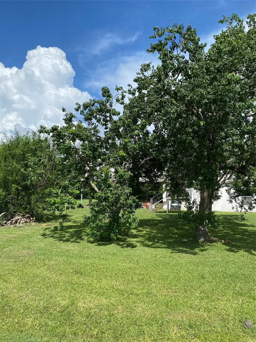 520 12th Street, San Leon, TX 77539 - Image #2