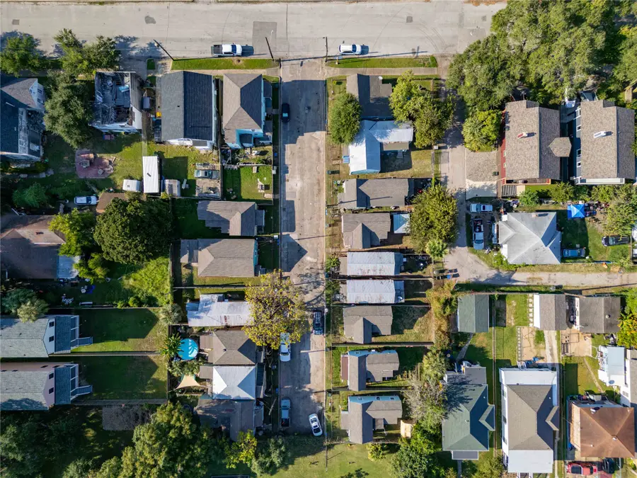 1513 J H Clouser Street, Galveston, TX 77550 - #3