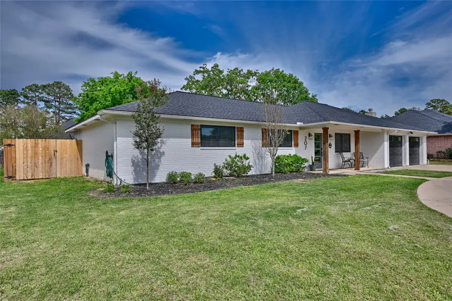 207 Briar Ridge Drive, Bellville, TX 77418 - #2