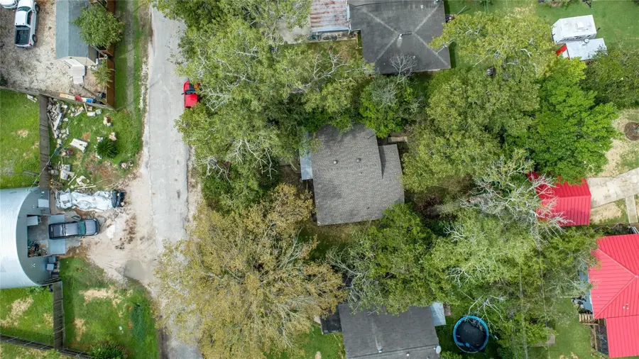 421 E Park Street, Alvin, TX 77511 - #2