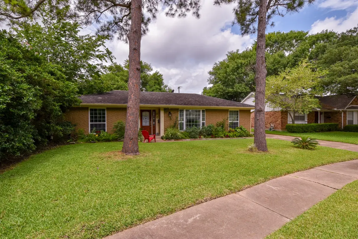 9030 Quebec Drive, Houston, TX 77096 - Image #1