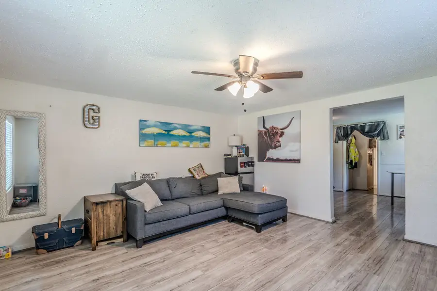 414 Jackson Avenue, Bacliff, TX 77518 - #2