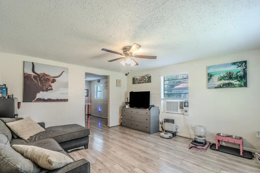 414 Jackson Avenue, Bacliff, TX 77518 - #3