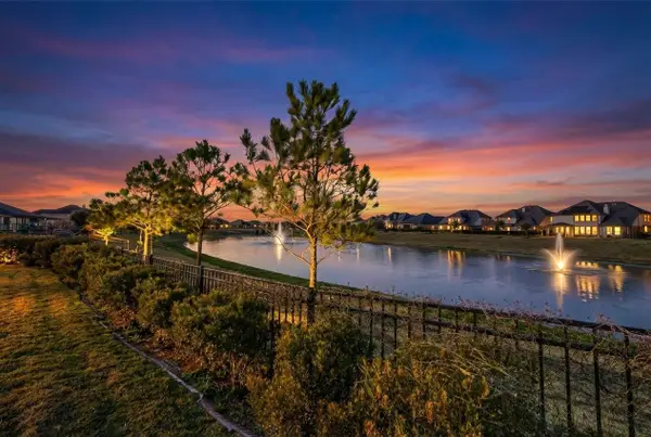 444 Round Lake Drive, Rosenberg, TX 77469