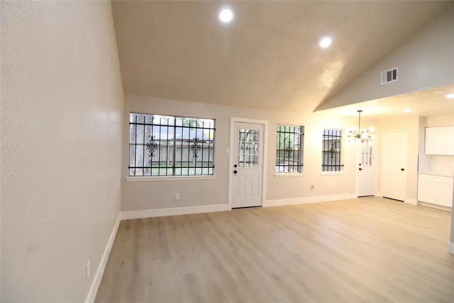 3210 Wuthering Heights Drive, Houston, TX 77045 - Image #2