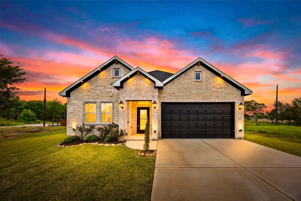 207 Manor Avenue, Arcola, TX 77583 - #1