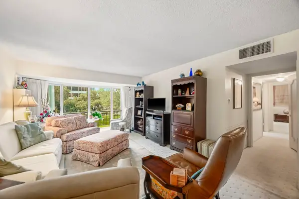 5050 Ambassador Way #201, Houston, TX 77056