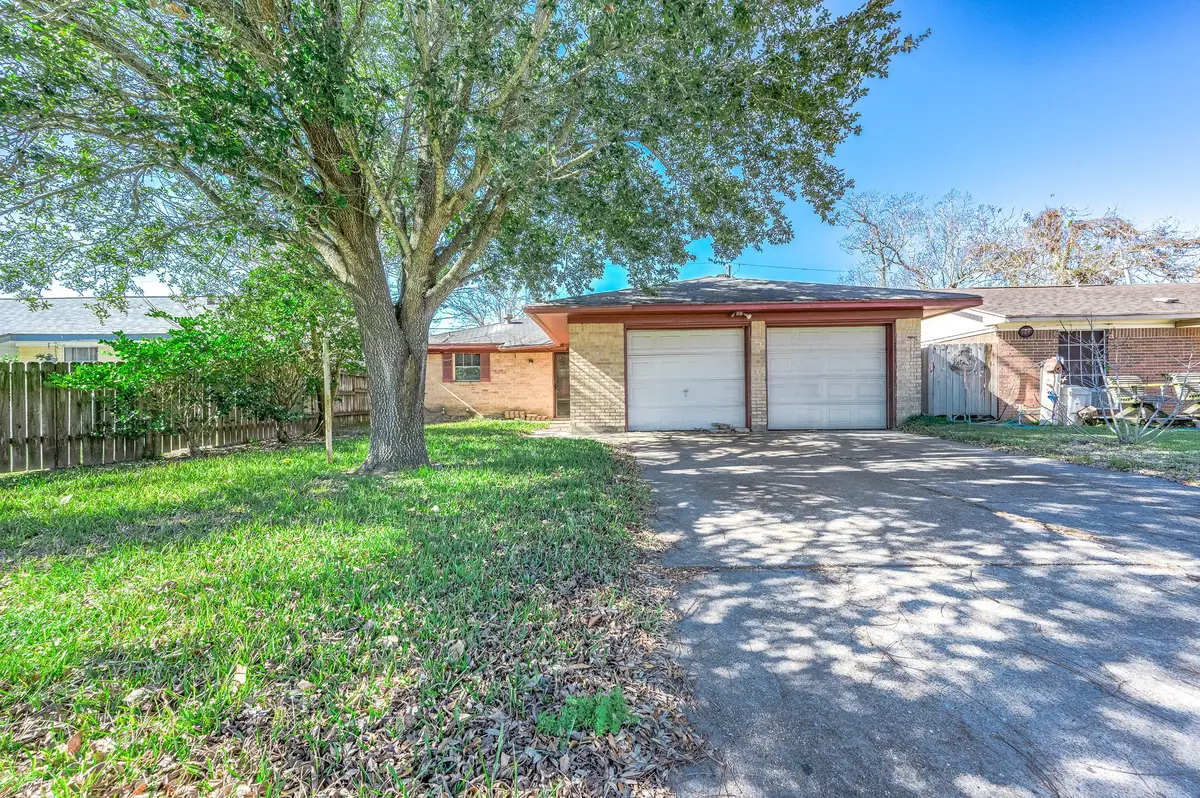 1801 N 7th Street, Baytown, TX 77520 - Image #1
