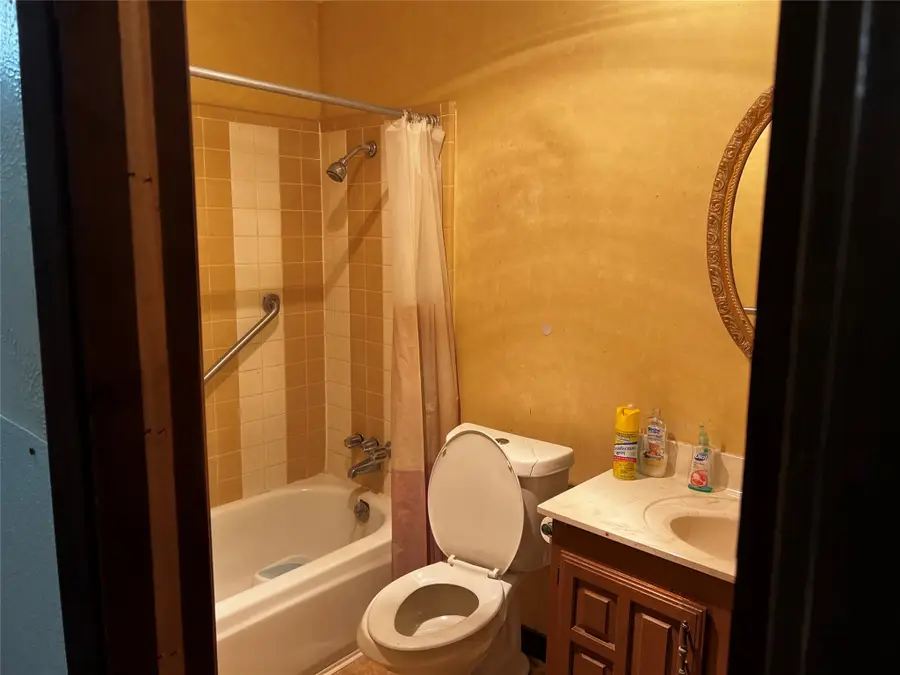 8110 Enchanted Forest Drive, Houston, TX 77088 - Image #3