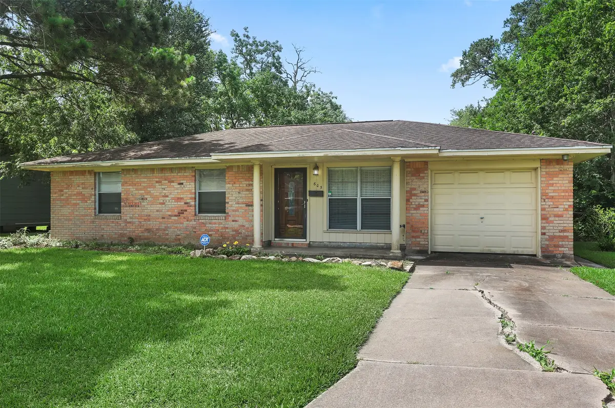 605 Honeysuckle Drive, La Marque, TX 77568 - #1