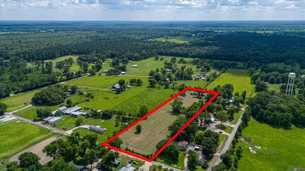 000 County Road 2060, Hull, TX 77564