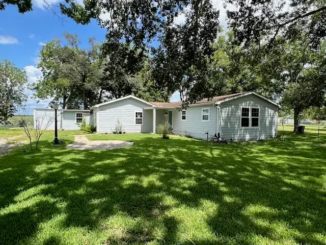 1621 Bayou Drive, Bay City, TX 77414 - Image #1