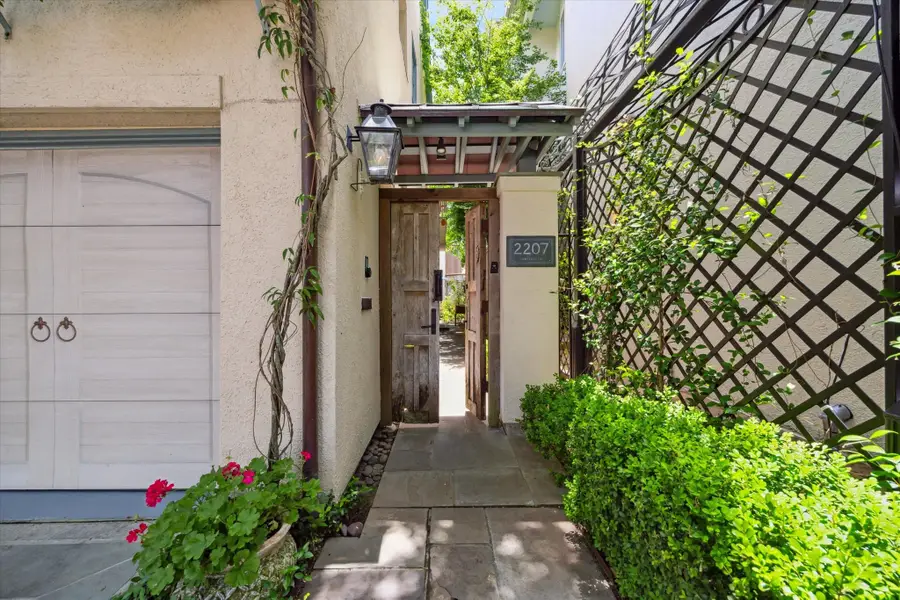 2207 Dunraven Lane, Houston, TX 77019 - Image #2