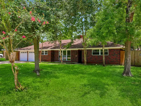 2921 Oak Drive, Dickinson, TX 77539