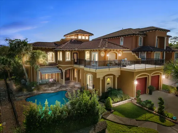 541 Villa Drive, Seabrook, TX 77586