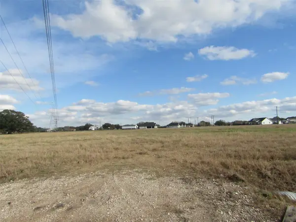 707 Winchester Trail, Angleton, TX 77515