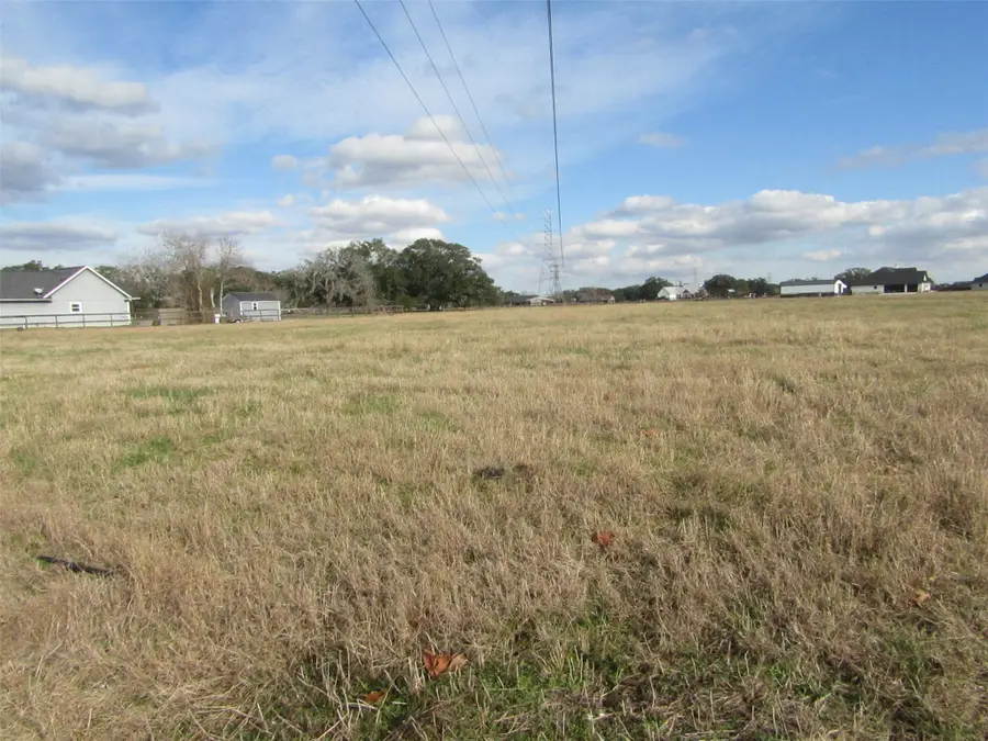 707 Winchester Trail, Angleton, TX 77515 - Image #2